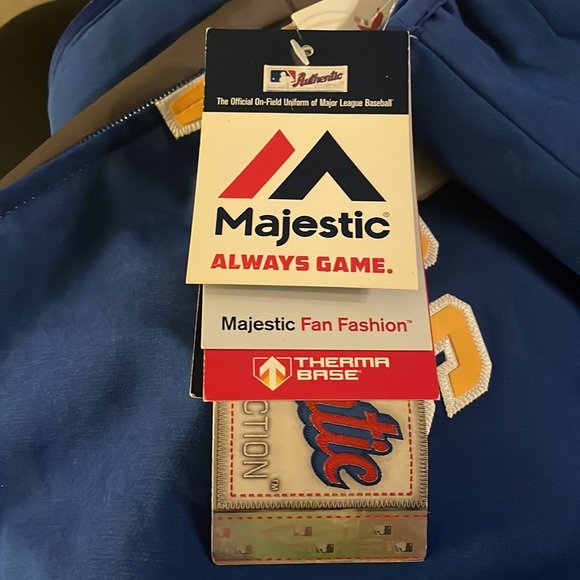 Authentic MLB Milwaukee Brewers ThermaBase Jacket - Picture 8 of 8